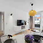 - Parkplatz, Citynah, Lift - Naehe Dus & Dortmund & Koeln & Essen