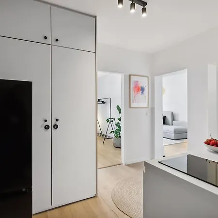 - Parkplatz, Citynah, Lift - Naehe Dus & Dortmund & Koeln & Essen Wuppertal