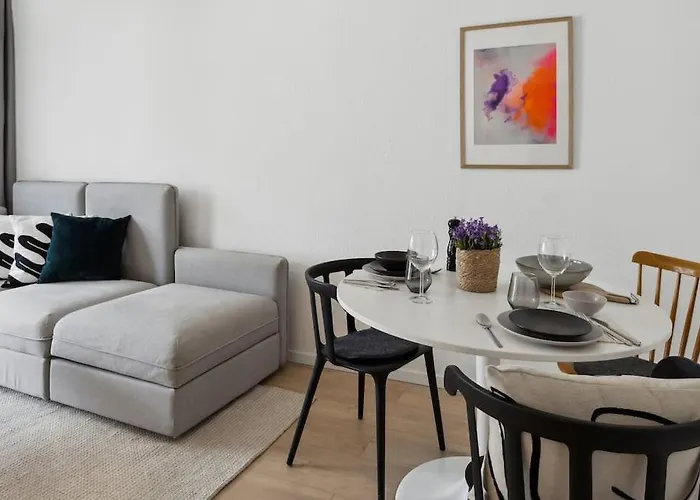 - Parkplatz, Citynah, Lift - Naehe Dus & Dortmund & Koeln & Essen * Wuppertal